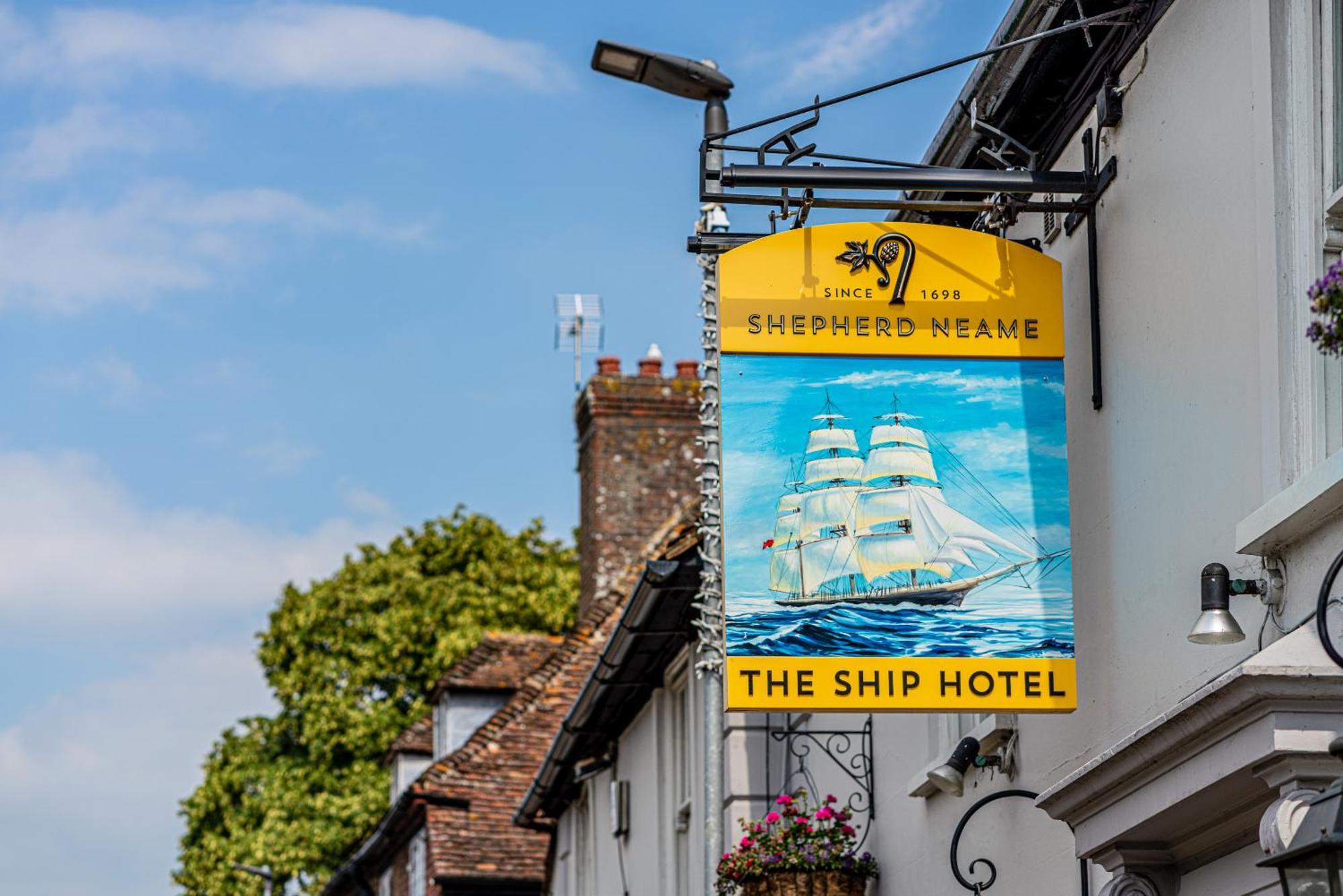The Ship Hotel ニュー・ロムニー エクステリア 写真